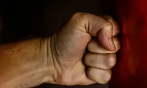 Co to karny? Zrozumienie znaczenia w prawie i codziennym życiu