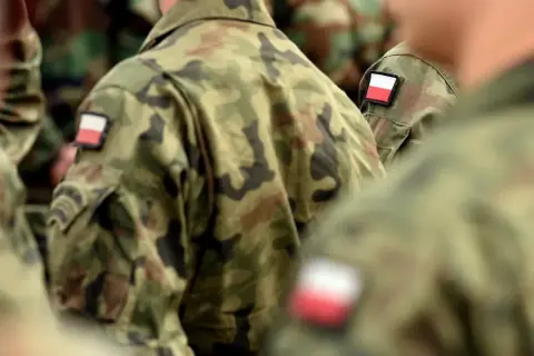Umundurowanie ABW: Jakie zmiany w regulacjach dotyczących mundurów?