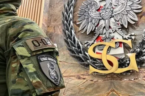 Umundurowanie żołnierzy: Kluczowe zasady i zmiany, które musisz znać