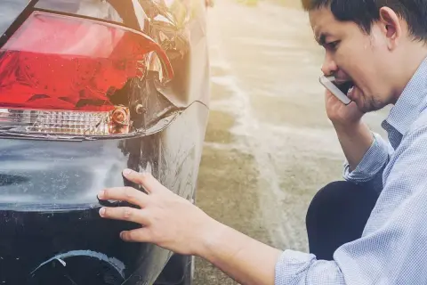 Ile wynosi mandat za spowodowanie kolizji i jak uniknąć wysokich kar?