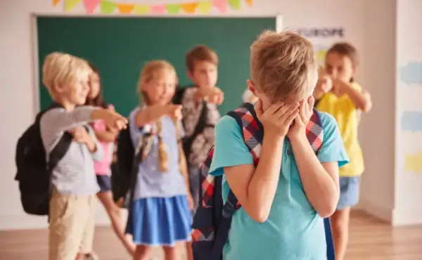Wykroczenia nieletnich: jakie są konsekwencje prawne dla młodzieży?